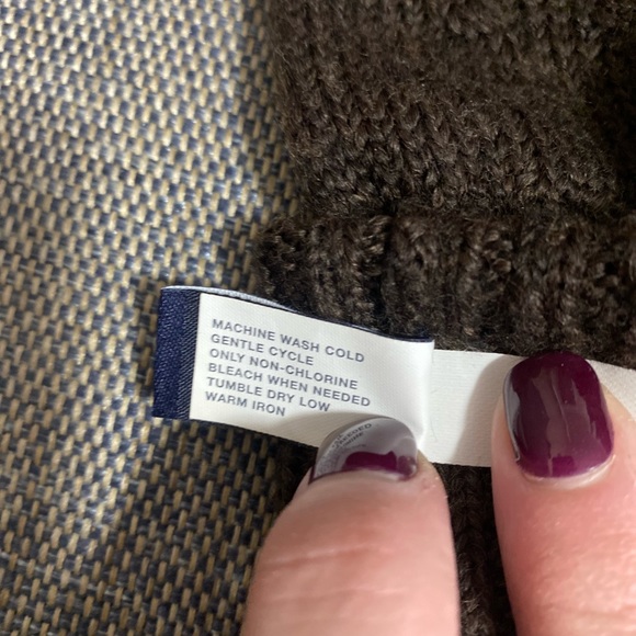 EUC Gap brown women’s gloves (s/m) & scarf set - Picture 6 of 9